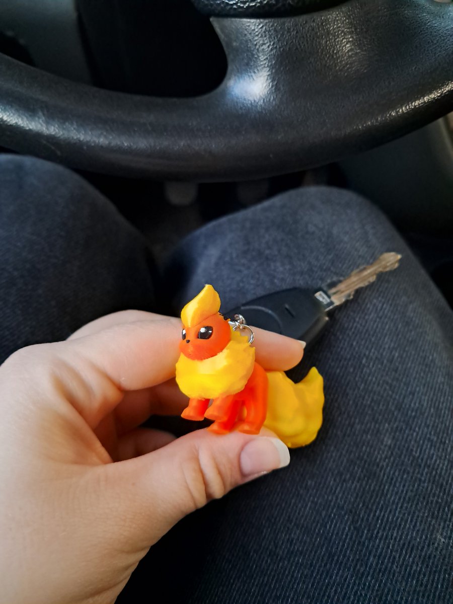 Dierung_Ana's tweet photo. Gente meu flareon 😭😭 https://t.co/jUItHfN3JF