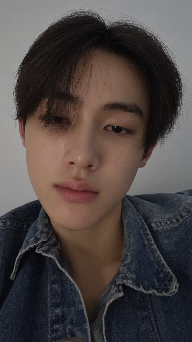 cae_lilii's tweet photo. NYON DENIM😭💧😭💧😭💧😭💧😭💧😭💧😭💧😭💧😭💧😭💧😭💧 https://t.co/MgnnWHm2Nf