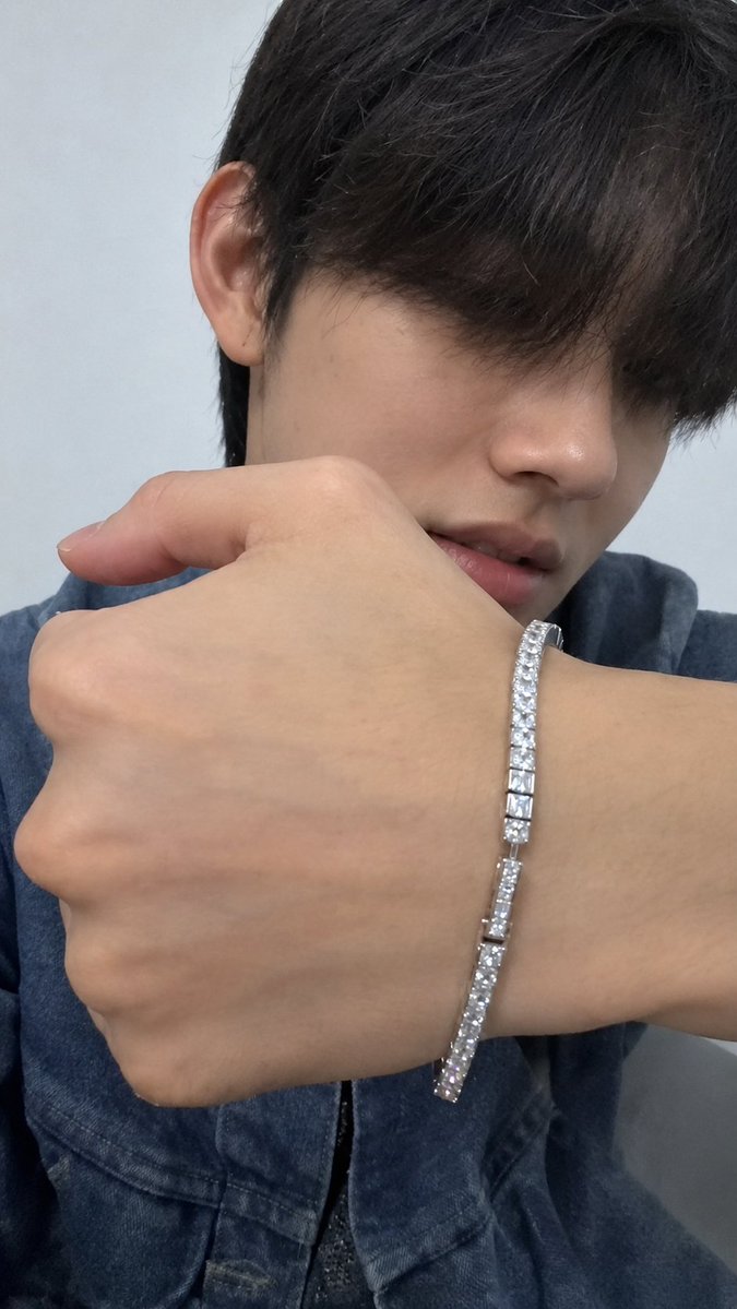 cae_lilii's tweet photo. NYON DENIM😭💧😭💧😭💧😭💧😭💧😭💧😭💧😭💧😭💧😭💧😭💧 https://t.co/MgnnWHm2Nf