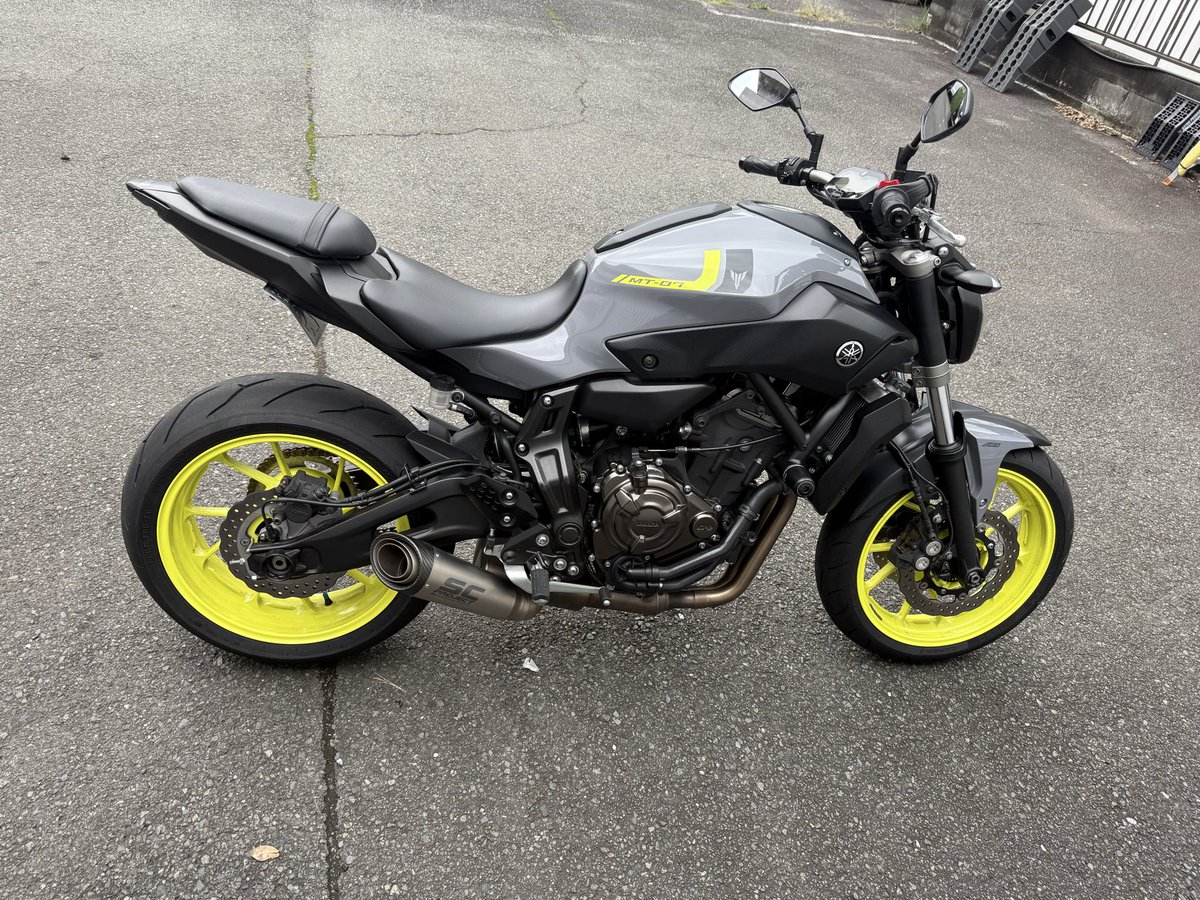 yusuke96211's tweet photo. 【MT-07 売ります】
YAMAHA MT-07（2017年式）
走行距離：約12,000km
ABS付き
SCマフラー
ETC付き
車検:R10.6まで
タイヤ: ロッソコルサ(前後新品から1000キロしか走行してません。)

750,000円

気になる方はDMください！
現車確認は東京都八王子市です。

#MT07 #YAMAHA #ヤマハ #バイク売ります https://t.co/F6CjlWR50n