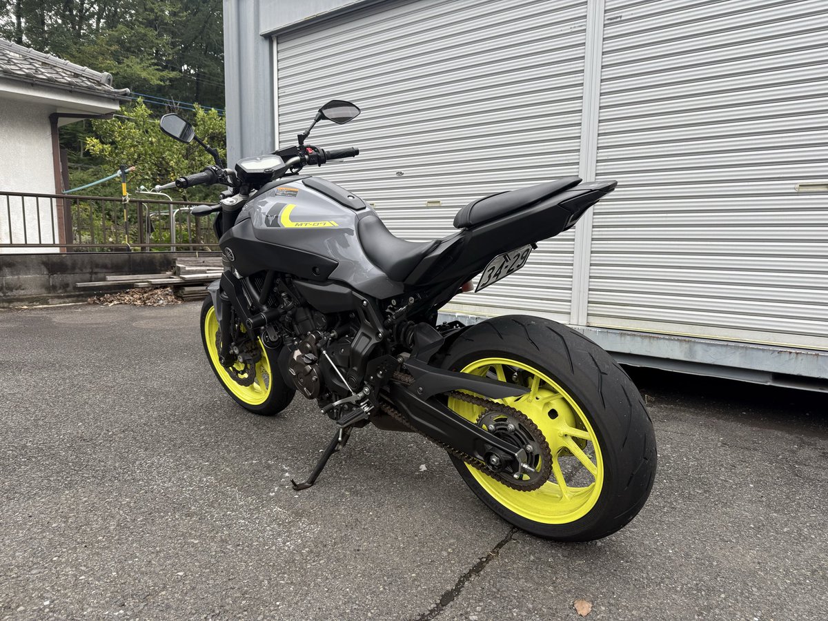 yusuke96211's tweet photo. 【MT-07 売ります】
YAMAHA MT-07（2017年式）
走行距離：約12,000km
ABS付き
SCマフラー
ETC付き
車検:R10.6まで
タイヤ: ロッソコルサ(前後新品から1000キロしか走行してません。)

750,000円

気になる方はDMください！
現車確認は東京都八王子市です。

#MT07 #YAMAHA #ヤマハ #バイク売ります https://t.co/F6CjlWR50n