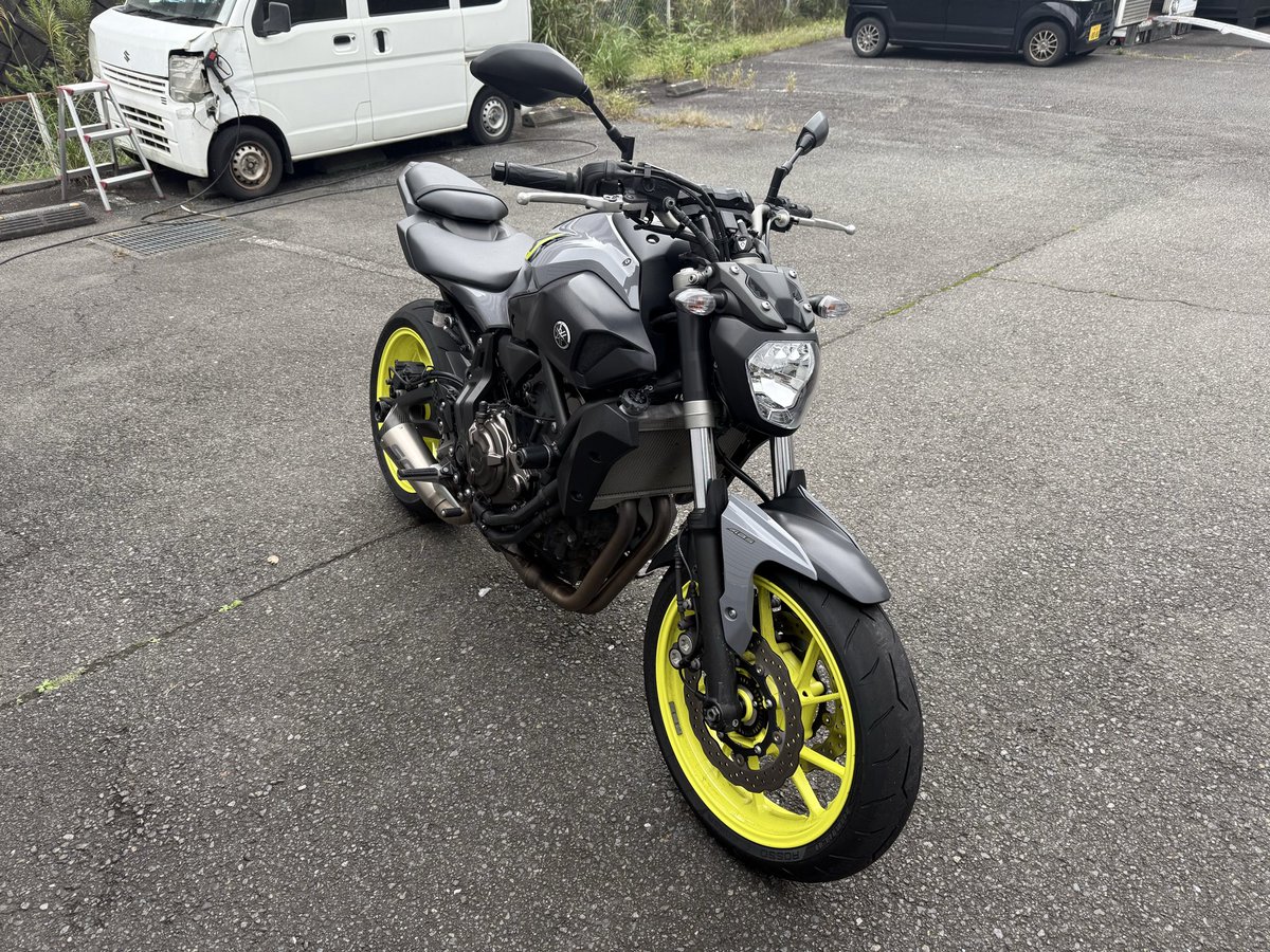 yusuke96211's tweet photo. 【MT-07 売ります】
YAMAHA MT-07（2017年式）
走行距離：約12,000km
ABS付き
SCマフラー
ETC付き
車検:R10.6まで
タイヤ: ロッソコルサ(前後新品から1000キロしか走行してません。)

750,000円

気になる方はDMください！
現車確認は東京都八王子市です。

#MT07 #YAMAHA #ヤマハ #バイク売ります https://t.co/F6CjlWR50n
