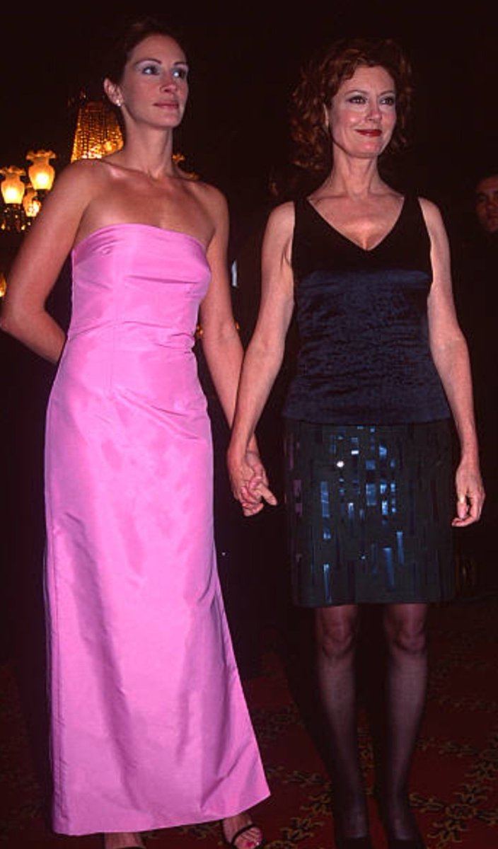 37Lemons's tweet photo. The 1998 movie "Stepmom" should've been called "Stepdad"

Two dudes in it: Susan Sarandon &amp; Julia Roberts https://t.co/kKbbu6O6At