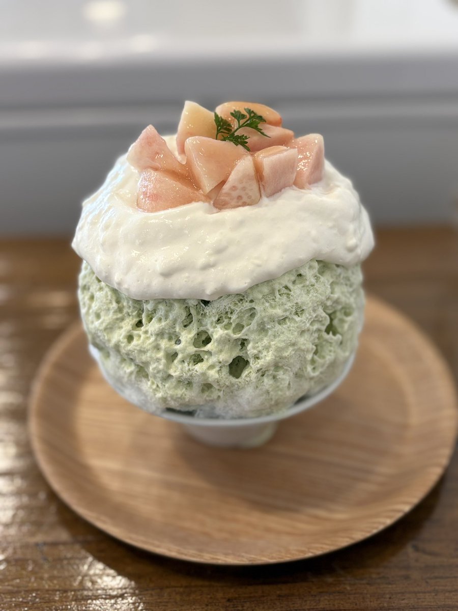 chige361's tweet photo. 桃、イタリアへ行く、梨みるく、チョコミント　梨のかき氷見た目は地味だけど美味しい https://t.co/gGJVtQqAdi