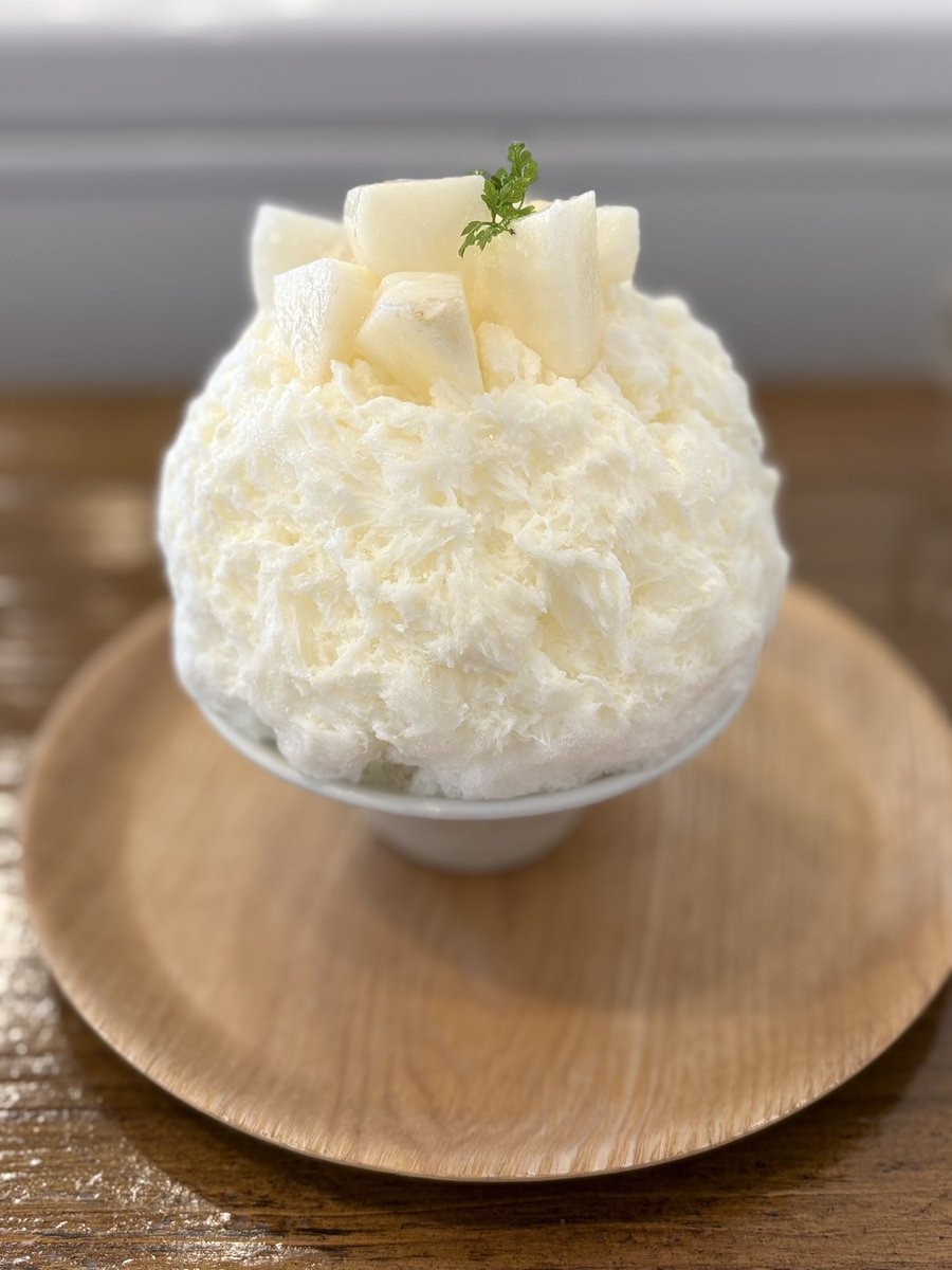 chige361's tweet photo. 桃、イタリアへ行く、梨みるく、チョコミント　梨のかき氷見た目は地味だけど美味しい https://t.co/gGJVtQqAdi