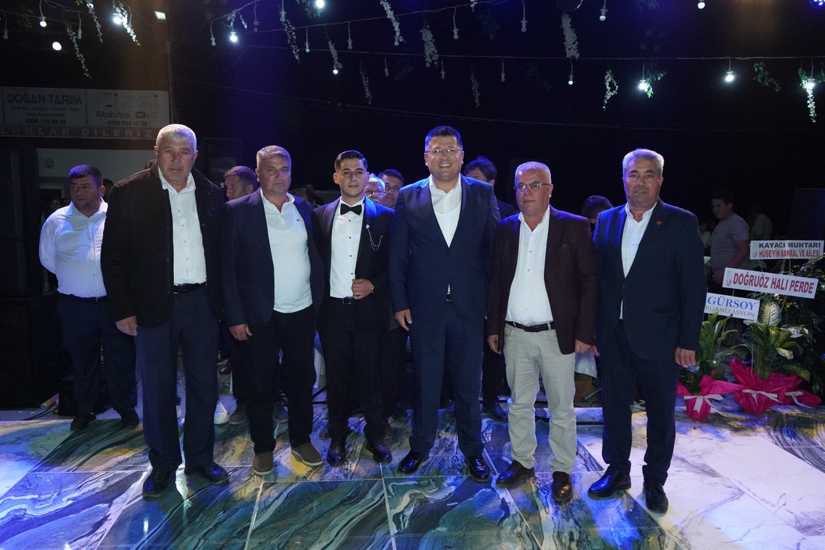 mustafatig's tweet photo. 📍Kayacı Düğün Salonu 

Rahmetli babamın asker arkadaşı, çok sevdiğim Ellez (İlyas Böcülü) amcamın kıymetli torunu Caner ile Siret Cücü abimin kıymetli kızı Ayşenur kardeşlerimin mutlu günlerine şahitlik ettik.

Kıymetli kardeşlerimi tebrik ediyor, ömür boyu mutluluklar diliyorum.