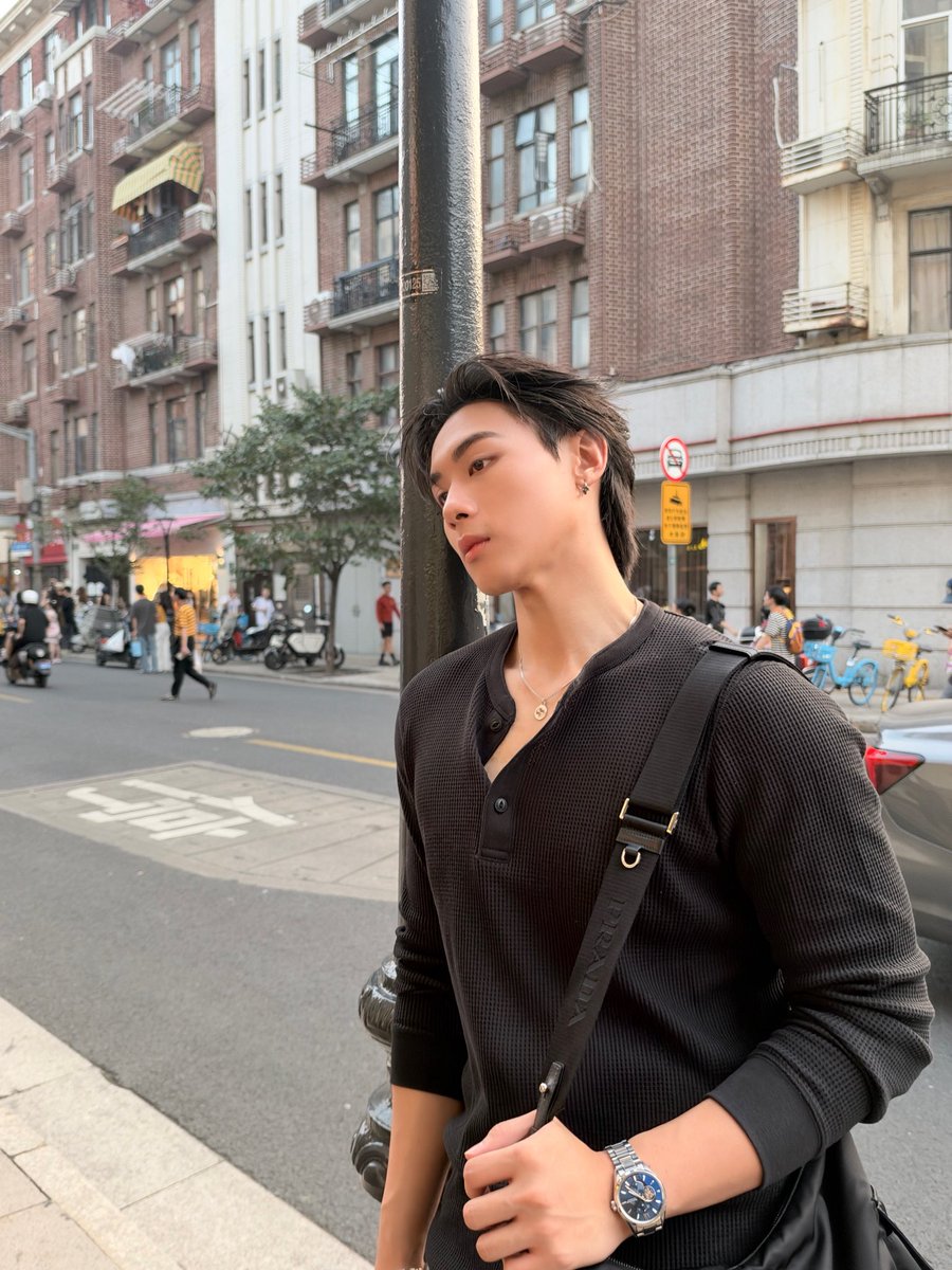 JARUKiTzX96's tweet photo. 🍁🤟🏻
#TOPTAPJarukit https://t.co/NHDCkeNpHz