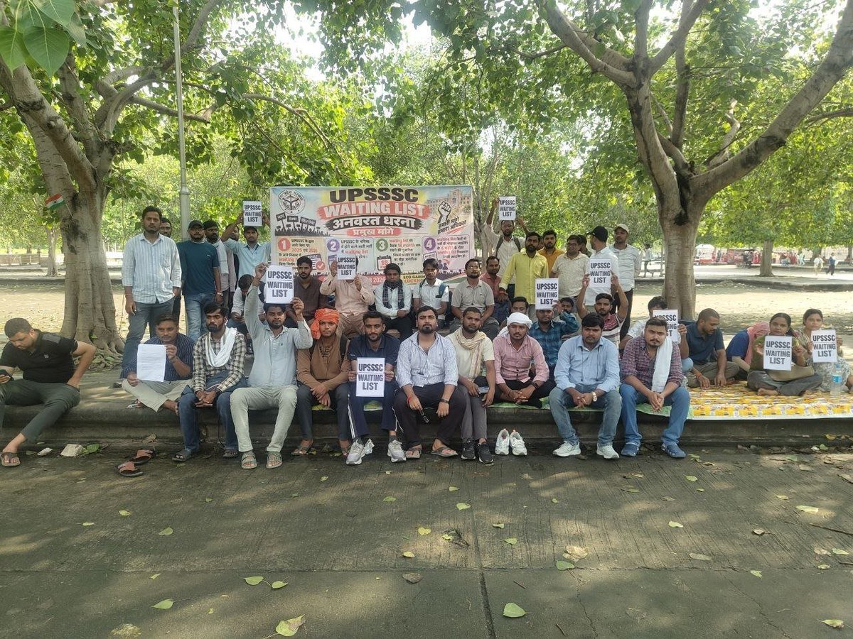 Amitkum28250477's tweet photo. WAITING_LIST_IN_UPSSSSC_EXAMS 

UPSSSC में वेटिंग लिस्ट नहीं तो BJP को वोट नहीं ... छात्र एकता जिन्दाबाद 💪

Waiting list jari karo 

@myogioffice 
@brajeshpathakup 
@kpmaurya1 
@UPGovt @UpssscOfficial1 
@BJP4UP @BJP4India 
@yadavakhilesh https://t.co/WGYyzalkTE