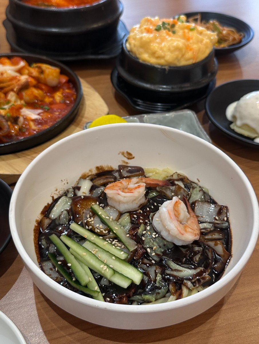 ispraews's tweet photo. จาจังเมียนร้าน korea house เลย เป็นจาจังที่อร่อยที่สุดตั้งแต่กินมา ซอสหอมมากๆ อร่อยกว่าที่เกาหลีอีกㅠㅠ https://t.co/e3H4AoohRl
