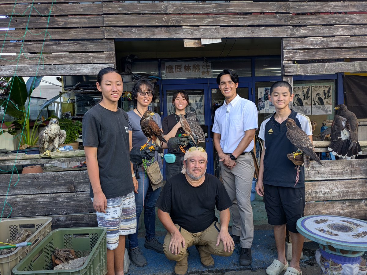 takanoan9's tweet photo. 9月26日の
グッド！モーニング
@goodmorning_tv 
での放送の様子がYouTubeにアップされているようです🦅

見逃してしまった方！
すでに記憶が薄れてしまった方！

チャンスです😊

https://t.co/IsZec5K0eG

他にも、#坂本龍馬 や #新選組、#掛川花鳥園 など✨

撮影後 #武隈アナ と記念撮影🤩 https://t.co/2Dnl4jnCo6