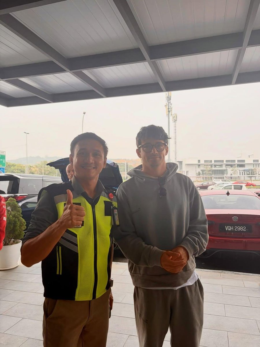 leclercsstreet's tweet photo. Photos of Charles with fans from his arrival in Malaysia today 🤍 https://t.co/ZNUuyMAsfv