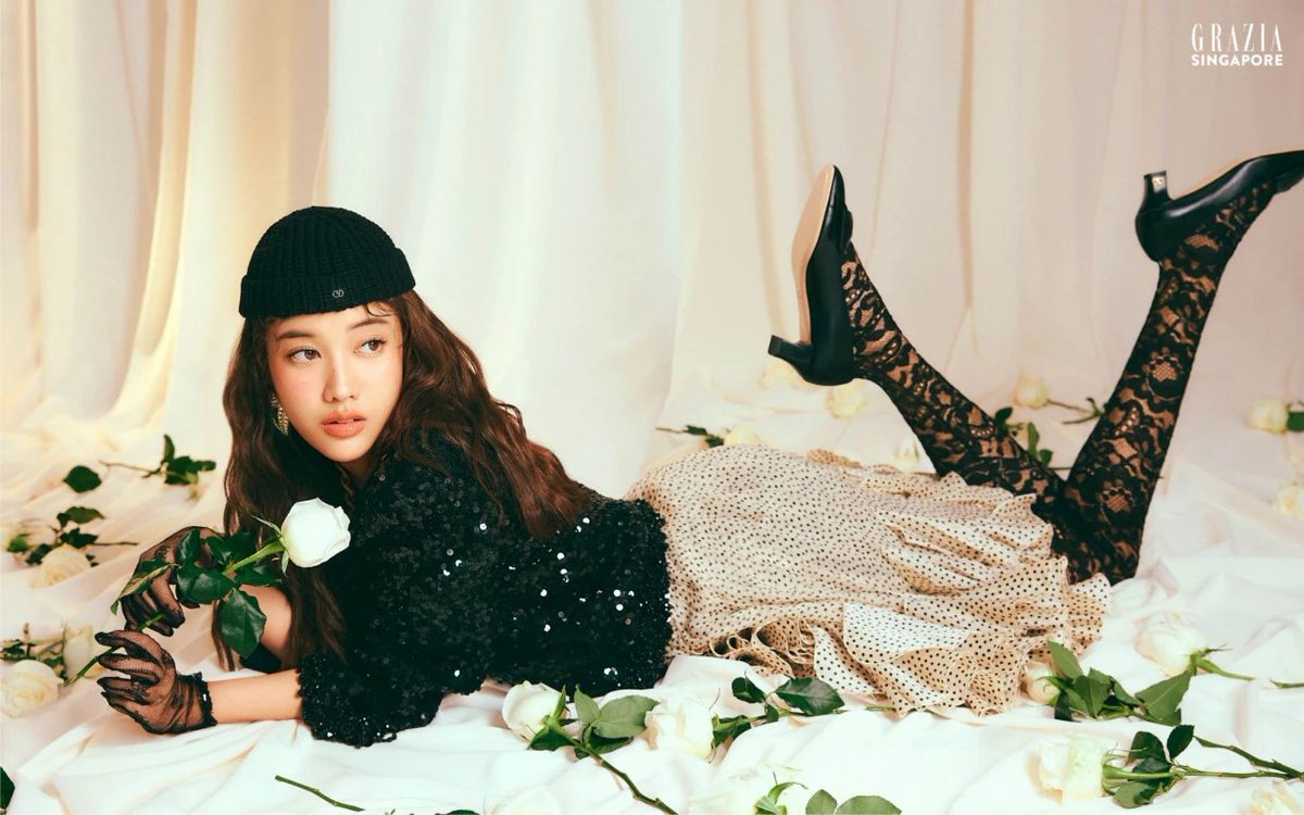 freenguides's tweet photo. The Thai actress and Italian maison are redefining modern luxury through the lens of romanticism - Grazia SG ✨

@srchafreen
@ValentinoTH
@MaisonValentino

#PFW 
#srchafreen 
#FreenSarocha
#ValentinoxFreen
#ValentinoGaravani https://t.co/a0zscKnwT8