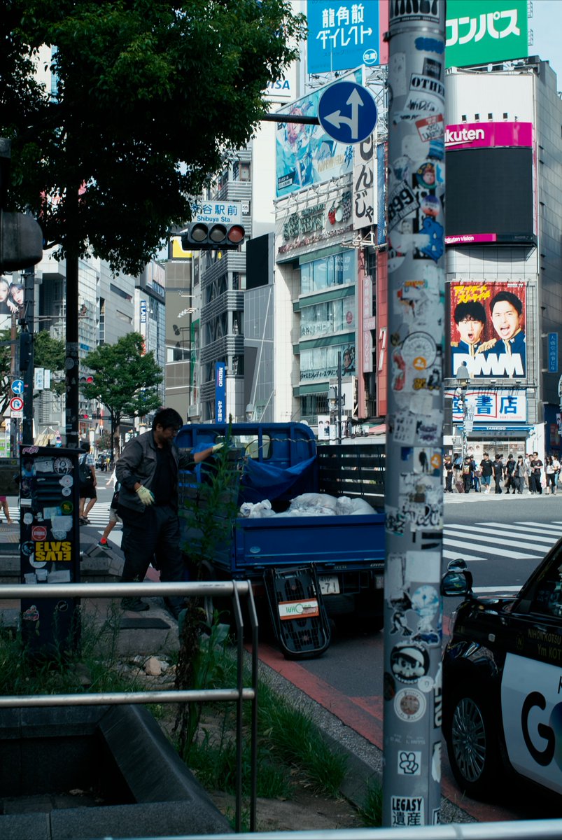 zndmt_filmzk's tweet photo. 早朝の渋谷
#finepix https://t.co/0WUFI51xp8