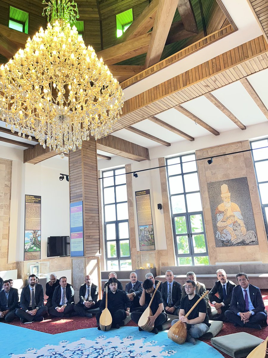 ZeybekciNihat's tweet photo. 📍 Sorpiyan Hasan Hüseyin Cemevi

Türkiye Yüzyılı Buluşmalarımız kapsamında Sorpiyan Hasan Hüseyin Cemevi’ni ziyaret ederek kanaat önderlerimizle bir araya geldik.

Birliğimizi ve kardeşliğimizi güçlendiren samimi sohbetleri ve misafirperverlikleri için teşekkür ediyorum.

Bu topraklarda muhabbetimiz de kardeşliğimiz de daim olsun.