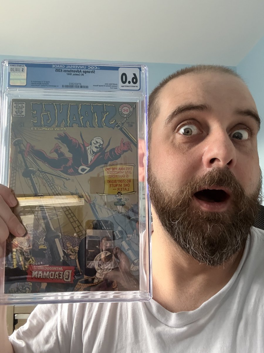 MattGarvey1981's tweet photo. Just want to give a massive shout out to the lovely team at @UltimateComics for giving me such an amazing deal on this comic that I’ve wanted for years!
I got it home safe *phew*
It was an absolute pleasure meeting you at @baltimorecomics and thank you for the kind words! https://t.co/Vm87UEw4PA