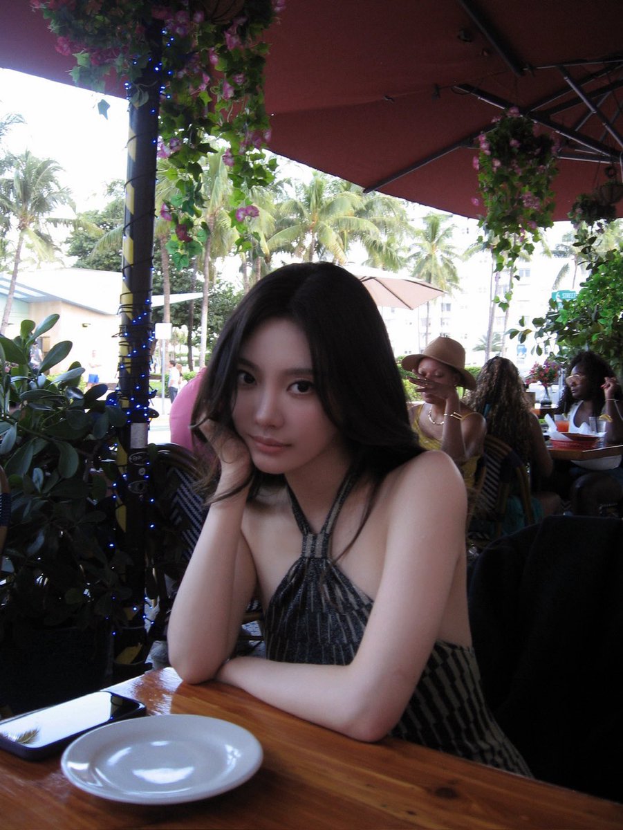 aespa_official's tweet photo. love it here

#aespa #æspa #에스파 
#NINGNING #닝닝 https://t.co/7Yfd41McVM