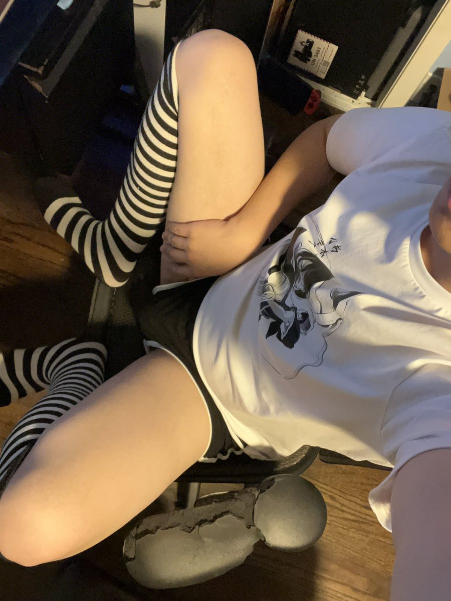 scallopsrgood's tweet photo. oomf saw this first 🤭

#femboy https://t.co/xSnNh41Hhi