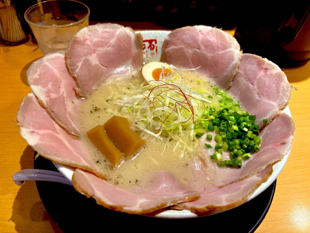 Scotch919's tweet photo. 久しぶりの鶴武者へ。
鶏白湯のチャーシューメン相変わらず美味し！

#鶴武者、#右京区、#ラーメン、#西院 https://t.co/mKi7yLAKNV