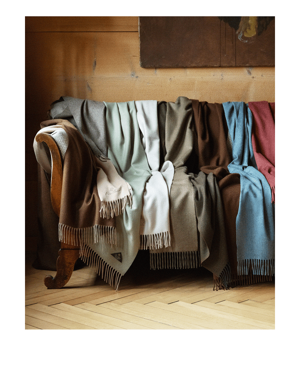 Sandy15885277's tweet photo. [I wish this warm silk scarf brings you cozy moments every day ]， https://t.co/kxl0aKCG5y