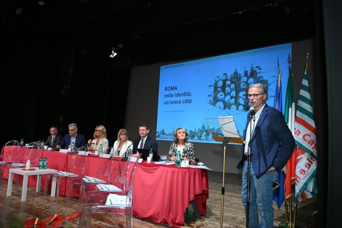 CislNazionale's tweet photo. Oggi la segretaria generale della #Cisl, #DanielaFumarola, concluderà con il suo intervento i lavori del convegno “Roma, mille identità, un'unica città. Osservare Roma attraverso i presìdi territoriali della Cisl”, organizzato dalla Cisl Roma Capitale e Rieti al Teatro di Roma.
Un momento di confronto sul futuro della Capitale e delle sue periferie, a partire dalla relazione della segretaria generale Rosita Pelecca e dalla ricerca curata dal sociologo Giovanni Colussi, affiancato da un team di esperti del sindacato. A seguire, una tavola rotonda con istituzioni, ricerca e mondo del sociale.

#Roma #Periferie #Comunità @CislRomaRieti