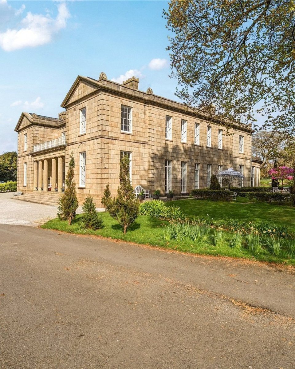 JS_Cornwall's tweet photo. New listing
Holman Park, Camborne, Cornwall
Guide price £350,000

A two-bedroom first floor apartment with a terrace, open plan kitchen dining, two double bedrooms one with walk in wardrobe.

https://t.co/dvnrLJFDaB

#cambornepropertysales #rosewarnehouse #countryhouseapartment https://t.co/sRMuZVqTNb