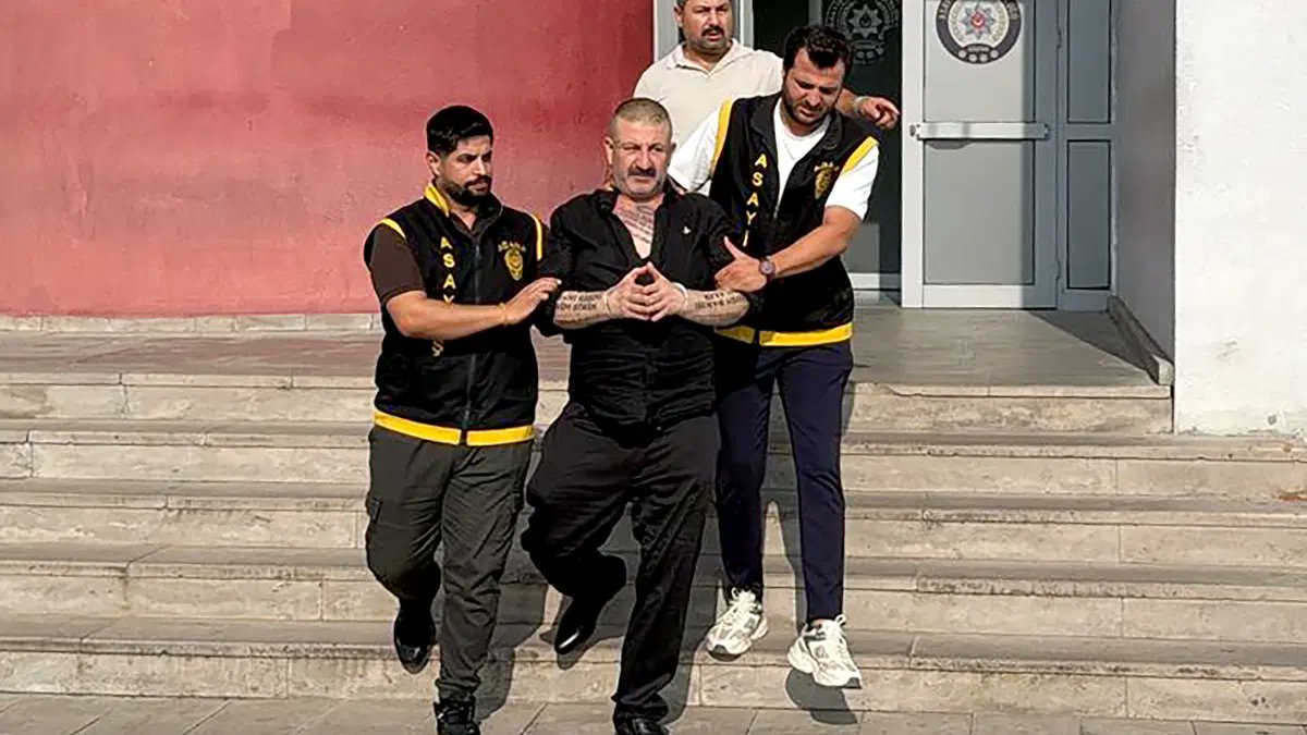 ntv's tweet photo. CİNAYETTEN 12,5 YIL CEZA ALDI
Sosyal medyada ünlü olmaya çalışırken yakalandı

https://t.co/22UuJtpiTm

Foto: DHA https://t.co/p4L9w696uQ