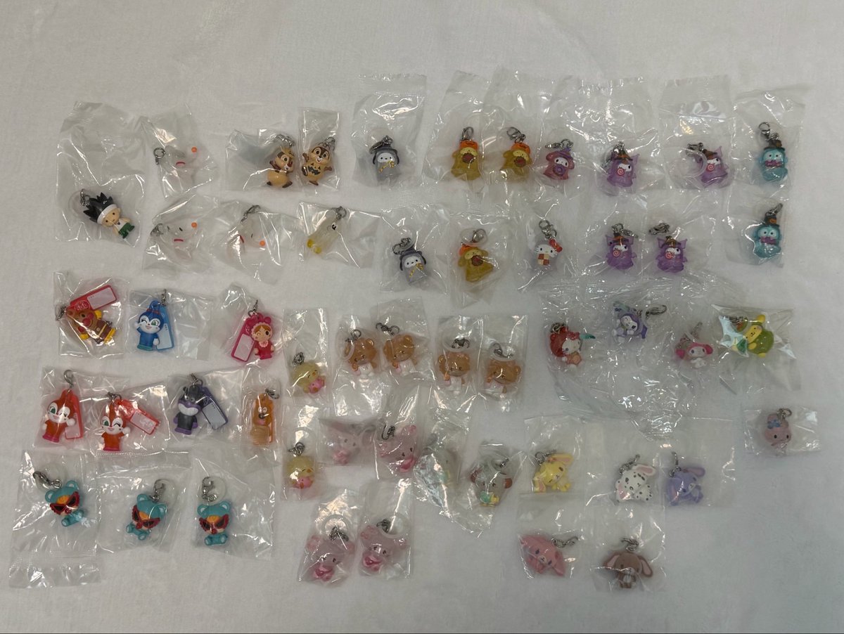 chd4_37's tweet photo. ガチャガチャ めじるしアクセサリー

【譲】画像①②③④
【求】定価＋送料

画像①：画像②以降もまとめて買取できる方優先
ヒスミニ：画像②以降を含め10点以上買取できる方優先

お気軽にDMください◎ https://t.co/dJAcGZkO5z