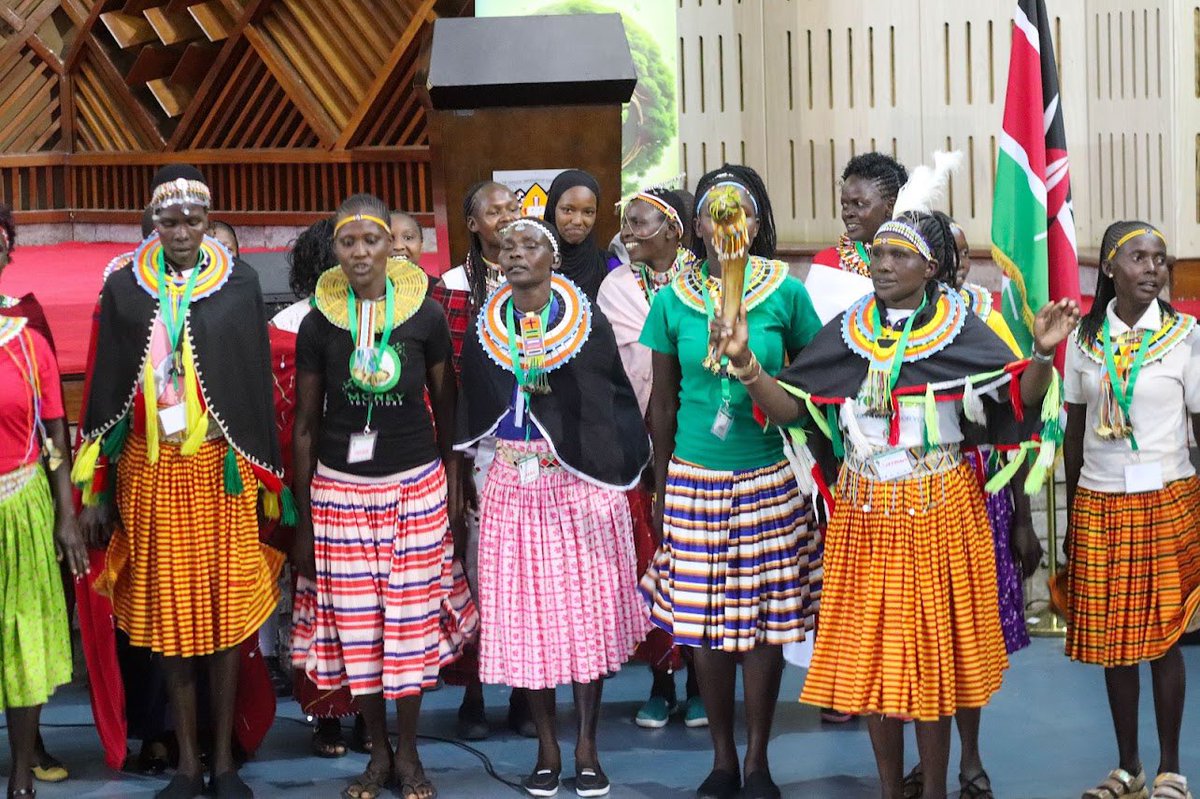 TheWIPCentre's tweet photo. 1/ 🌍 Happening Now in Nairobi, Kenya!
The Africa Peace and Environment Summit (#APES3)

The Summit under the theme;
“Intertwining Peace, Prosperity & Environmental Sustainability.” brings together diverse actors, including #CSOs, corporate and academic institutions, youth, religious and traditional institutions, and other actors from across Africa to examine the interconnectedness of peace, environmental sustainability and prosperity — and how collective action can help build peaceful, resilient and prosperous communities across Africa.

Over the next three days, participants will explore the People | Planet | Peace nexus, focusing on issues including climate and environmental action, peacebuilding and community resilience, while identifying practical approaches to address the challenges communities are facing.

Follow the conversations here✊🏾
#APES3 #ClimateJustice #SDG13 #SDG16