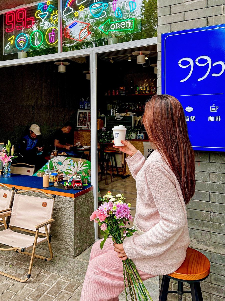 bimboooom's tweet photo. Love the vibe at Mify! Grabbing my favorite iced coffee here—perfect spot to start the day. https://t.co/wIJksjyUNz
