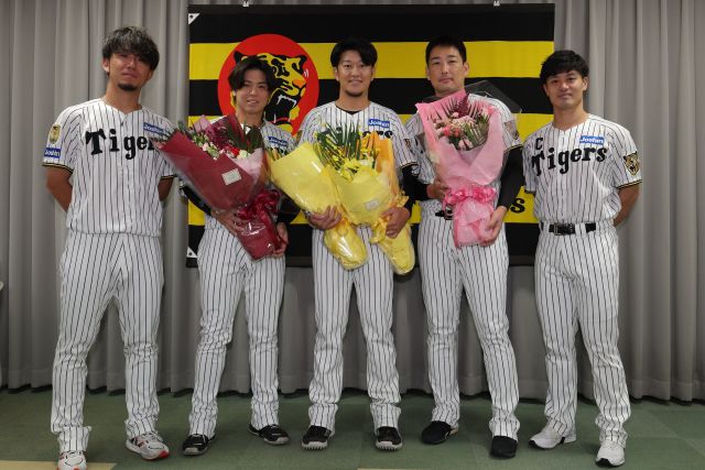 TigersDreamlink's tweet photo. 30日(水)、今季限りで現役を引退することを発表した #岩貞祐太 選手が、西宮市内にて引退発表会見を行いました。

▼会見の様子はこちらから
https://t.co/5RGUOGONSc

#阪神タイガース
#熱覇 https://t.co/ZMxYJjLRtx