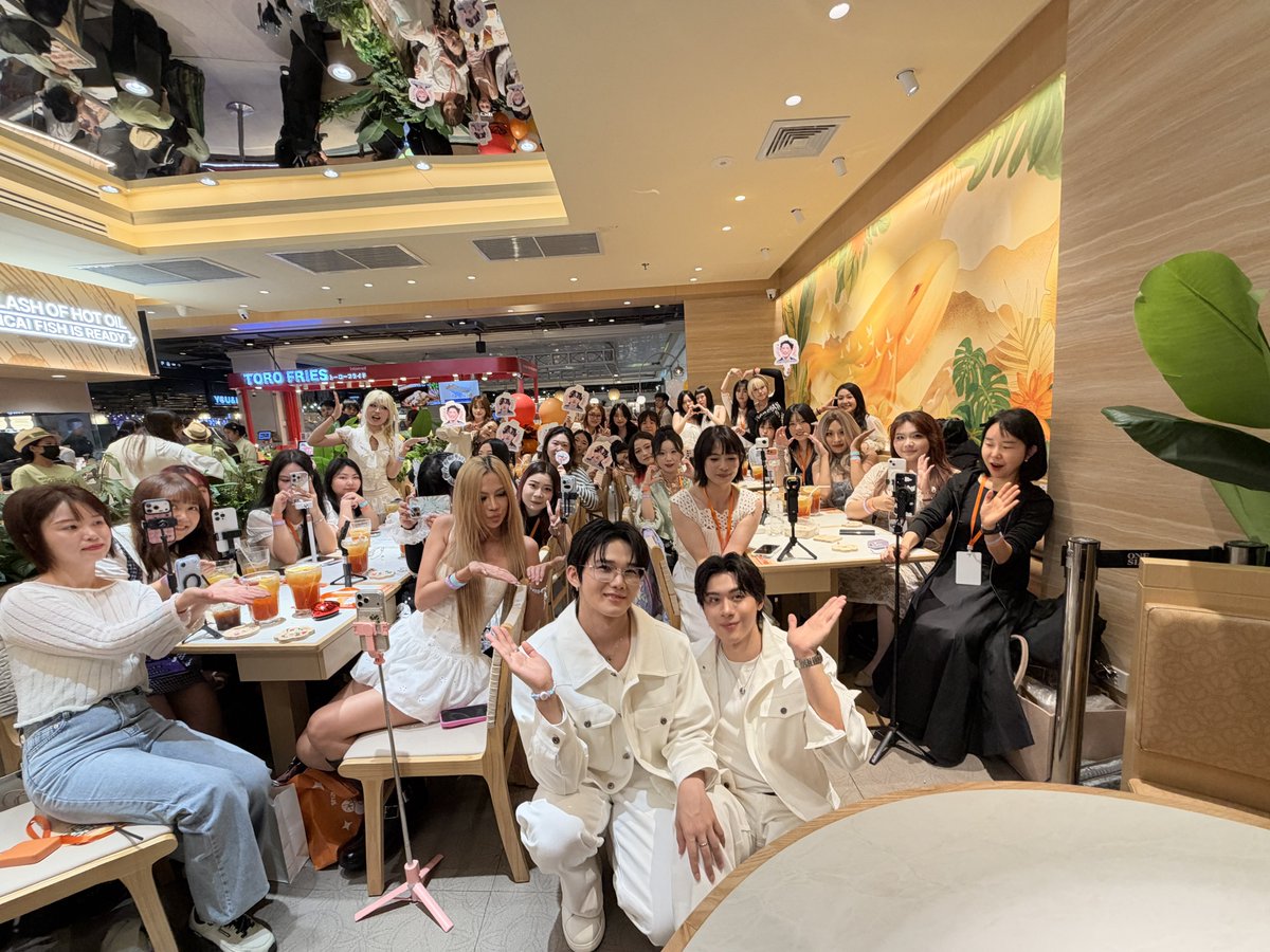 ArtistAplan's tweet photo. Thank you to all the fans who joined TOPTAP &amp; MINLEE at JUST YOU &amp; ME — Workshop with TOPTAPMINLEE by YONNY 鱼你 🐟✨🧡

#YonnyxTOPTAPMINLEE #ToptapMinlee https://t.co/ennU9RbNYj