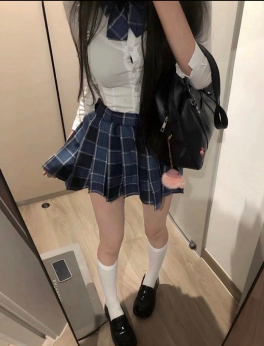 GeorgeRive0ssf's tweet photo. 继续上供！！！！
有人想锐评一下我的燥福嘛 🥹   
看完不许瞎说，赶紧看，我要删了
1：看福
2：看🐻
无🚪来了直接给！！！ https://t.co/2NHuLpz9R4