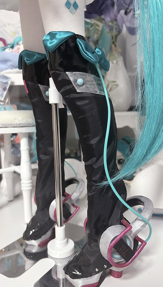 kyyyz3_'s tweet photo. アイも少し変更しました
靴も履きやすい形にしたり、こだわって制作しましたよ https://t.co/c9YP9rMkBR