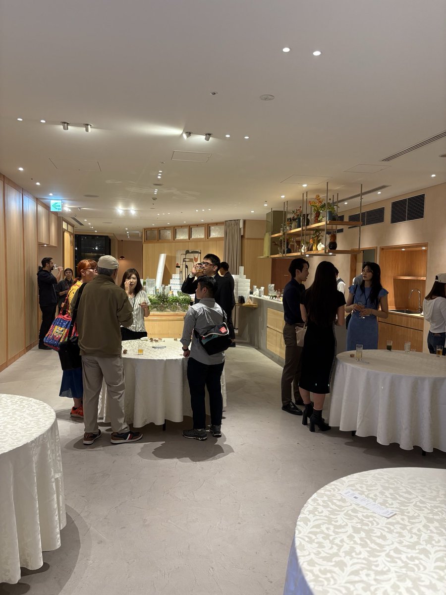 _OrganicScience's tweet photo. Organic Scienceは5周年を迎え、アニバーサリーパーティーがスタートしました。

ブランドが始まってから5年。
たくさんの方との出会いやご縁に支えられ、今日という日を迎えることができました。

いつもOrganic Scienceを応援してくださる皆さま、本当にありがとうございます。 https://t.co/gX6X4qSvzT