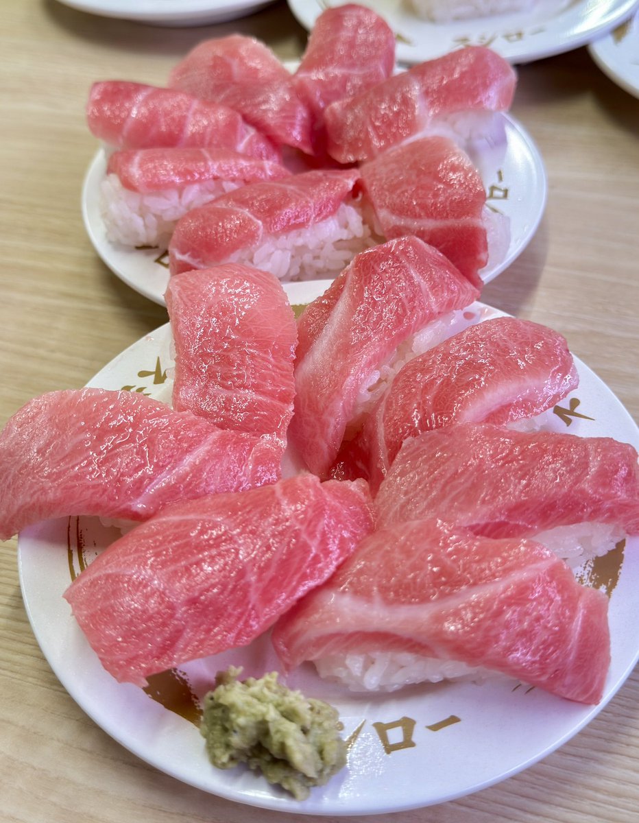 FIRE60028219's tweet photo. 38歳独身男性の夕食は

スシローです🥲🍣✨
（税込2,690円）

10月13日（火）まで
大トロ1貫税込110円です😱🐟🐟🐟✨ https://t.co/Yy0dCeIXAc