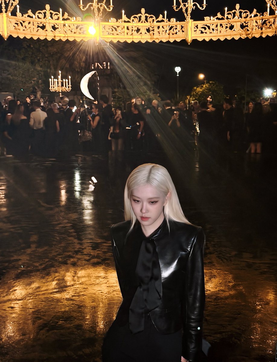liss12331685's tweet photo. 👑 The Queen of YSL. https://t.co/t7KDHVRoD1
