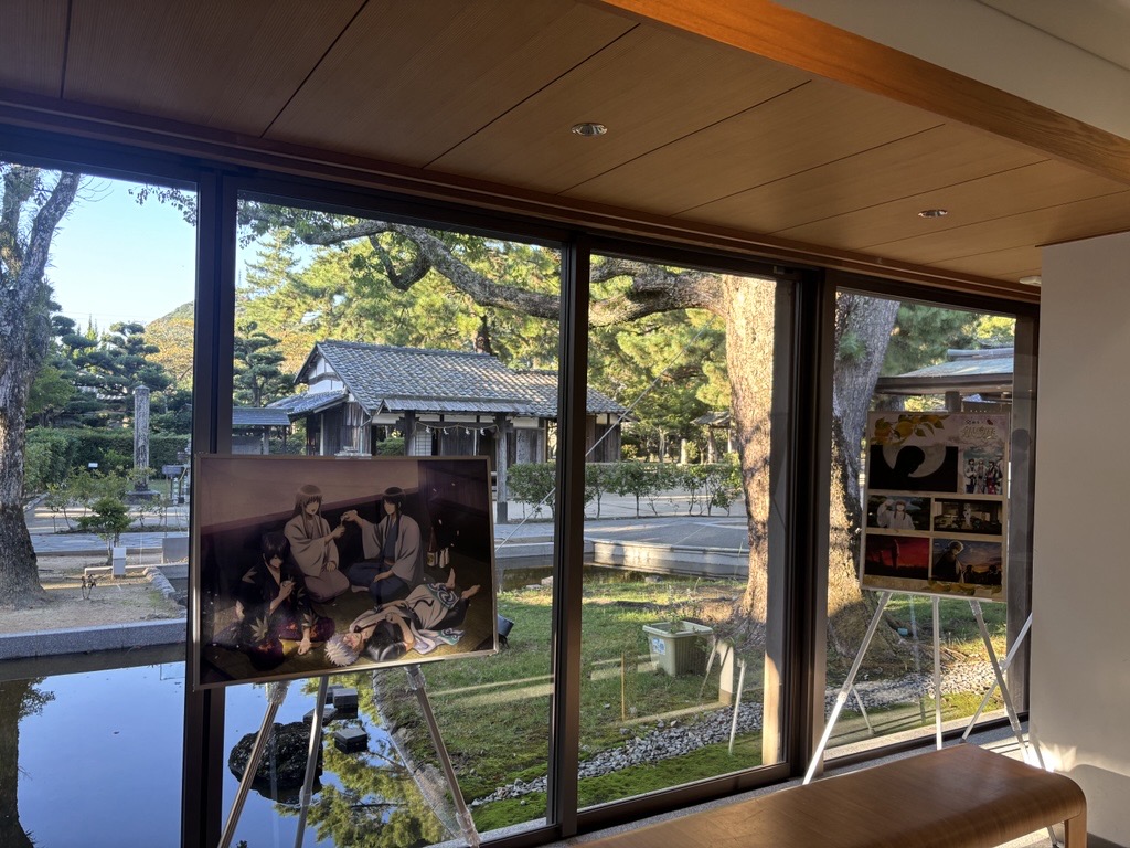 gintamamovie's tweet photo. ⋆˙⟡ #山口県 #萩市 ×『#銀魂』【#銀魂暦】⊹₊⟡
〜たまには昔を振り返ってみるのも吉〜

明日より開催🍊₊⟡
魅力たっぷりな山口県萩市を銀魂とともにお楽しみください🍂⋆˙
みなさんのご来訪をお待ちしております！

開催期間：10/1〜12/31
詳細はこちら
https://t.co/Ek9P7Ges4x

#gintama https://t.co/TJFrtqNzqX