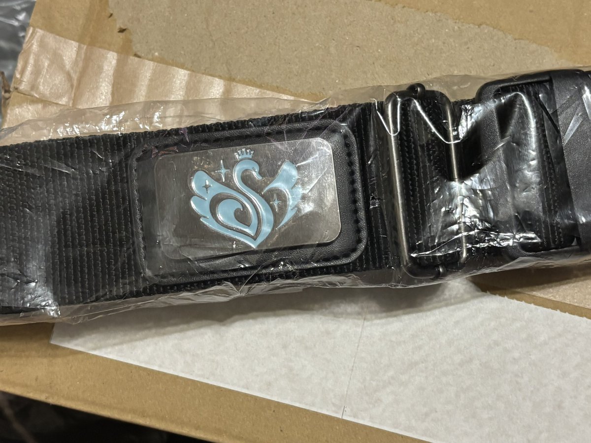 Ph5gw's tweet photo. 駿河屋の通販でシャニのライトホルダー買ったのでこれでStill blueでライトを武装出来る https://t.co/3Xg9xWjxUx