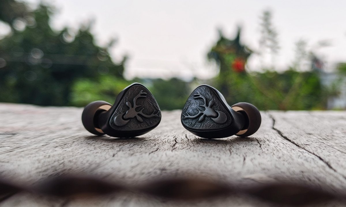HeadphoneList's tweet photo. New IEMs, Reviews: Fiio FH3 Lumi Review : Nicely Balanced, Seamless &amp; Warm by Suman Sourav Meher
https://t.co/flpvRoLHHg https://t.co/8jurf3AQD7