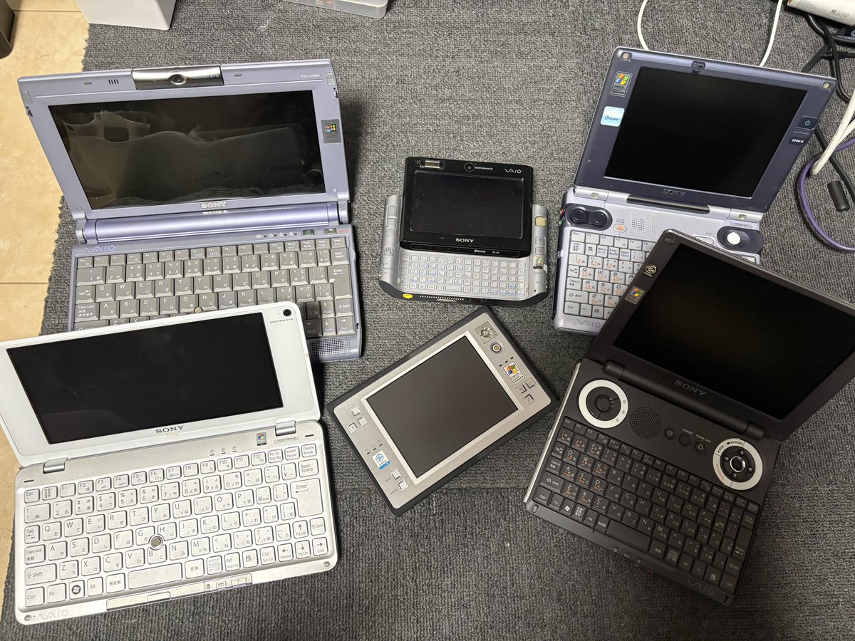 darekasan_net's tweet photo. 小さいパソコン大好き
ちなみに全部一応動きます https://t.co/RYVgE9EyWV