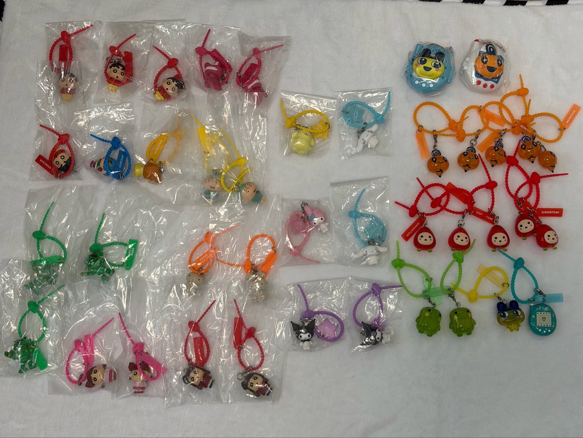 chd4_37's tweet photo. ガチャガチャ めじるしアクセサリー

【譲】画像①②③④
【求】定価＋送料

画像①：画像②以降もまとめて買取できる方優先
ヒスミニ：画像②以降を含め10点以上買取できる方優先

お気軽にDMください◎ https://t.co/dJAcGZkO5z
