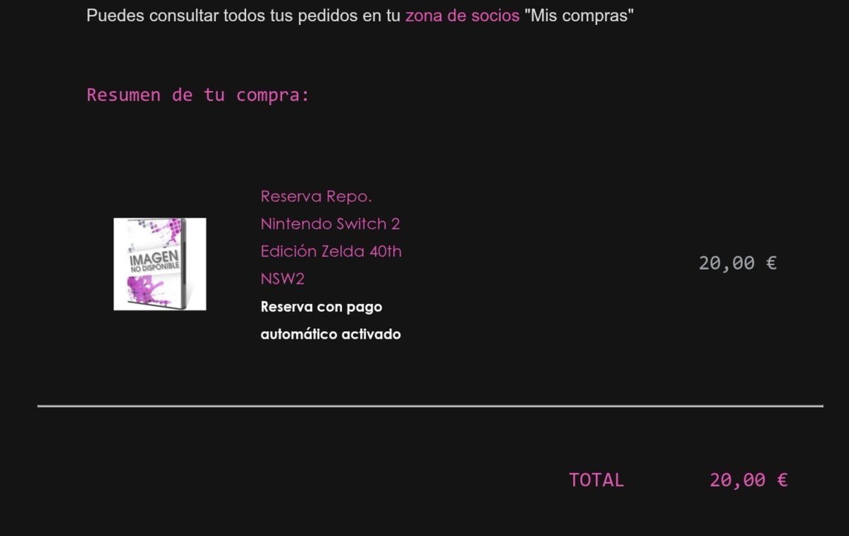 0miisax's tweet photo. @VideojuegosGAME Bueno, tras 20 minutos esperando, se ha podido.  Un bonito y preciado artículo de colección que permanecerá expuesto en mi estantería durante años 😌 https://t.co/h46QhwfT2e