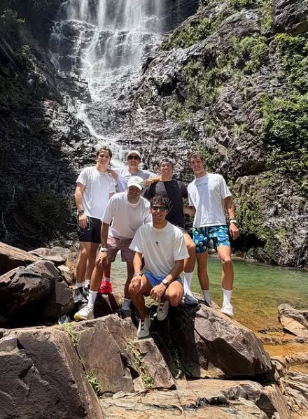 oscgoat's tweet photo. oscar on the boys trip with lando, alex, george, carlos, ollie and gabriel! 

“Cheers for picking up the bill 🤝” 😭😭 https://t.co/hMaYM09AtM