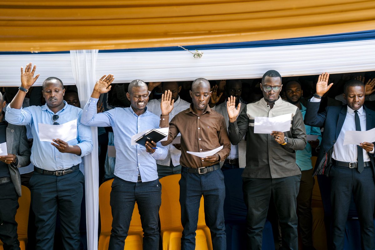 RwandaEngineers's tweet photo. Today, over 177 engineering practitioners are taking the professional oath at IER, committing to uphold professional standards, practise ethically and put public safety first.

Congratulations to all the newly inducted practitioners!

#IER #EngineeringRwanda https://t.co/Q9Se6tIi4y