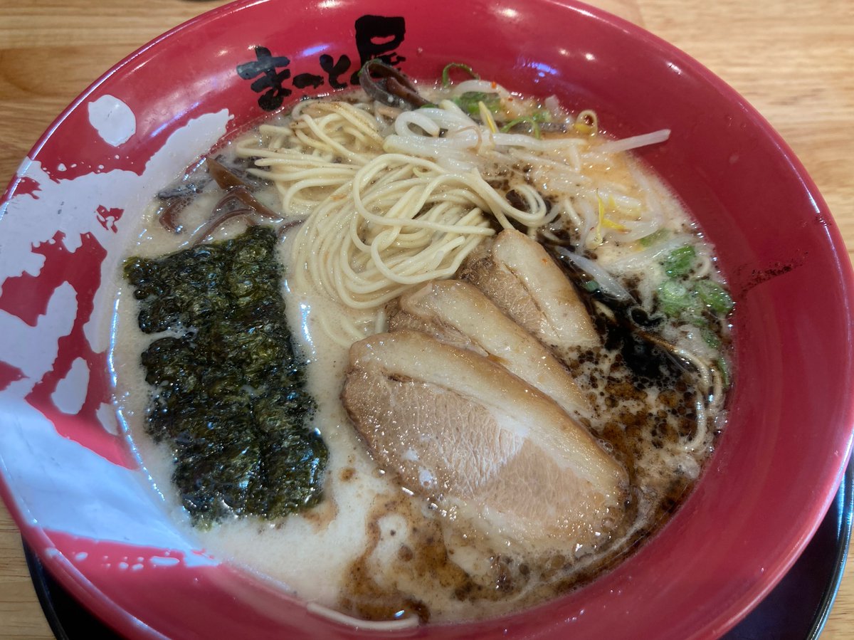 sin12081993's tweet photo. 久々の大きい方のラーメンは外で今からご飯は家で食べるよ😊
ぎゅうたいぱいラーメン
多分まこと屋でわかる人多いと思う！ https://t.co/ilCHonje2H