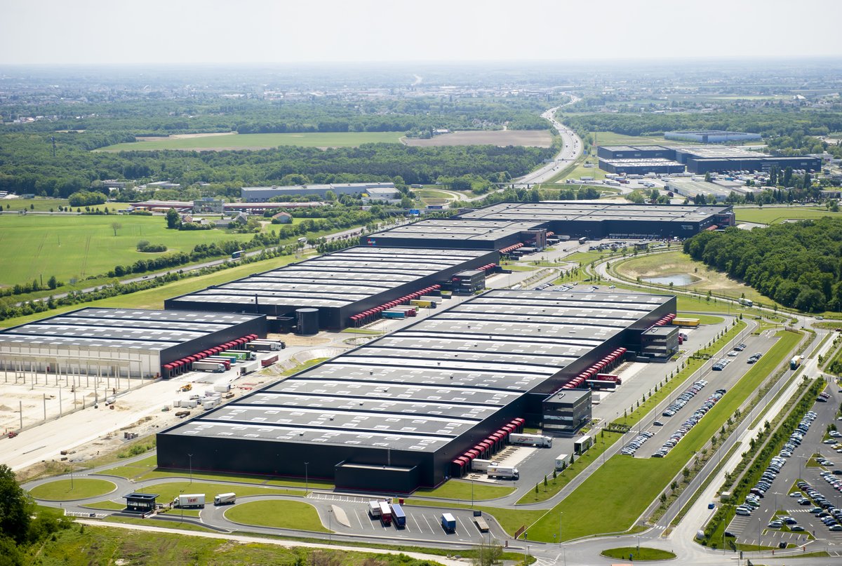 GEODIS_Group's tweet photo. A new strategic milestone for GEODIS in France! 👏

We are pleased to announce that we have reached an agreement with Deret SAS to acquire part of the transport and logistics activities of Deret’s Group, a historic and well-respected logistics provider.

https://t.co/mVWIUnolSB https://t.co/zpH22gCcKZ