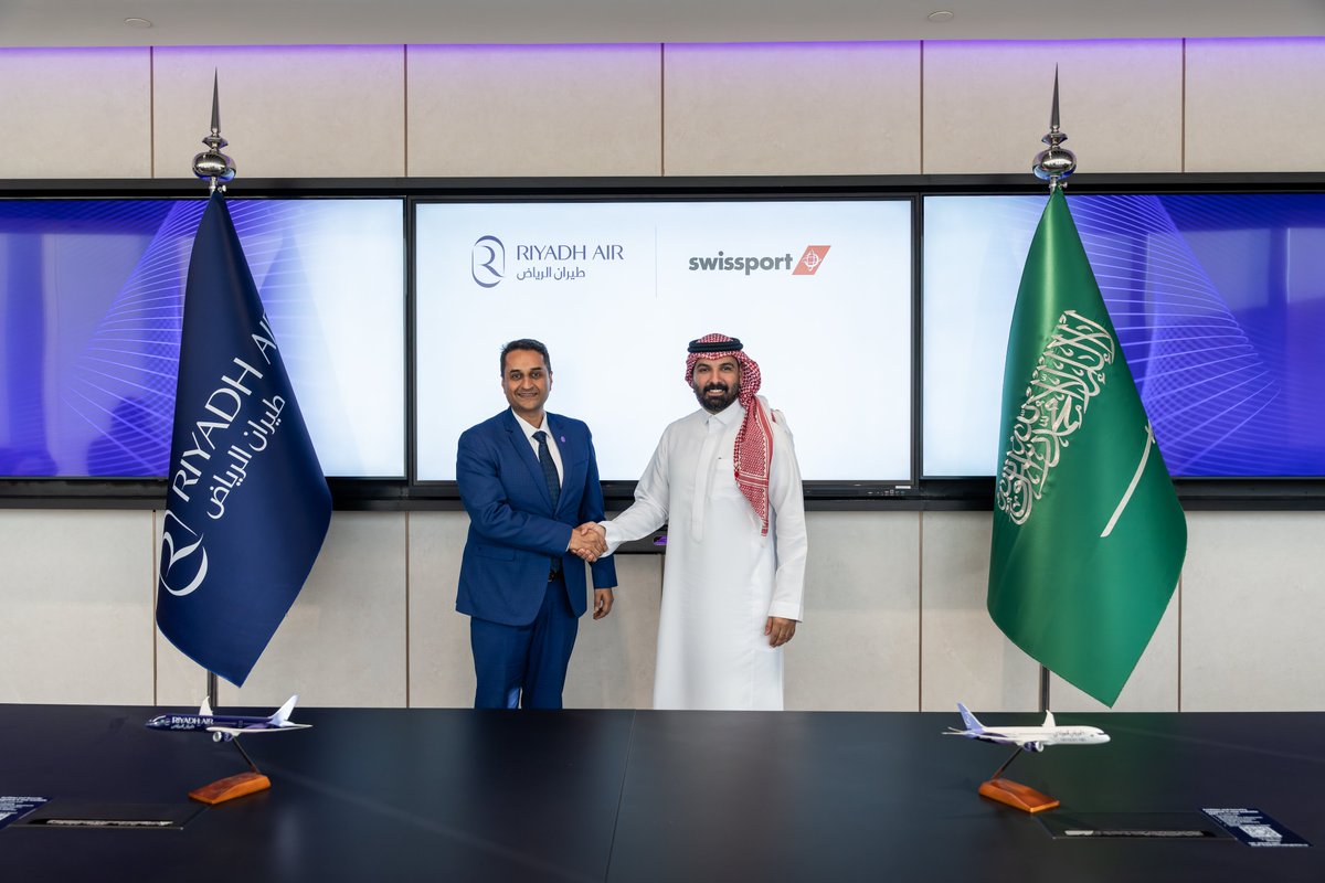 RiyadhAir's tweet photo. يسعدنا الإعلان عن توقيع اتفاقية استراتيجية طويلة الأمد مع "سويسبورت السعودية" لتأسيس مركز متخصص للتحكم المركزي بالحمولة في المملكة، بما يدعم سلامة وكفاءة عملياتنا وتوسّع شبكتنا العالمية.

وتعكس هذه الشراكة نهج طيران الرياض في بناء منظومة تشغيلية عالمية المستوى تنطلق من المملكة، بما يدعم التطور المستمر لقطاع الطيران في المملكة ويعزز طموحها لتصبح مركزًا عالميًا للطيران. 🇸🇦