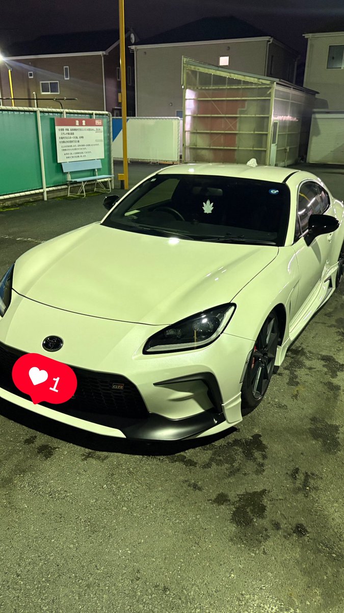 Saikame3's tweet photo. 久しぶりの洗車✨
ココ最近天気が安定して無さすぎてタイミングが難しい… https://t.co/dhnKz16q6k