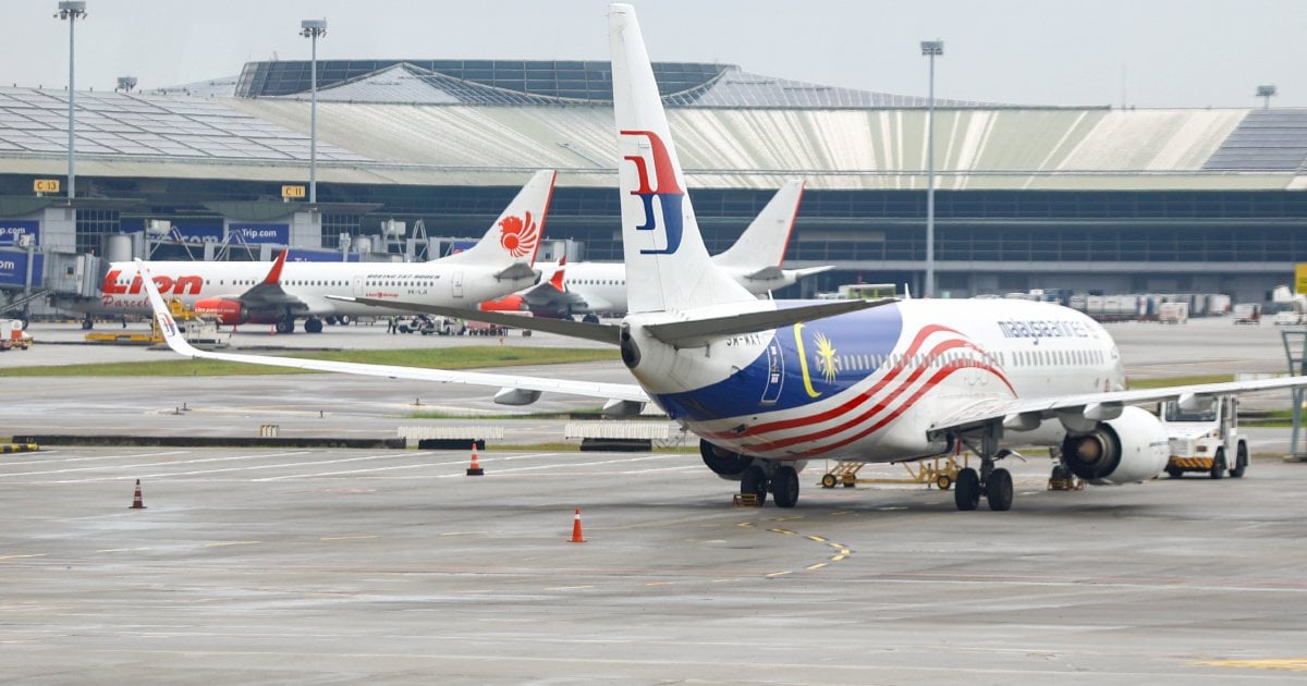hmetromy's tweet photo. #Bisnes Malaysia Airlines turut menggalakkan penumpang mempertimbangkan penggunaan perkhidmatan KLIA Ekspres untuk ke lapangan terbang.
https://t.co/q262qipPPA https://t.co/EnYLIxGSMb