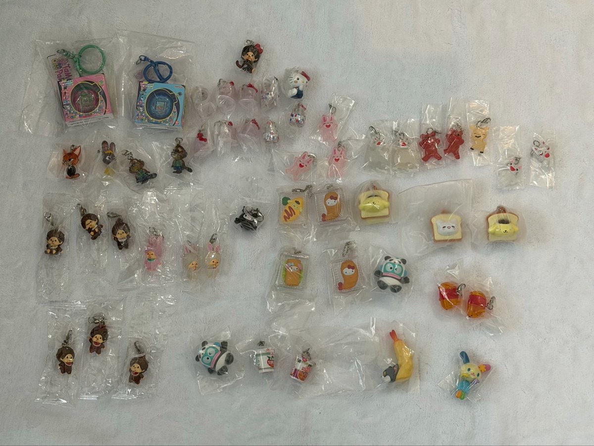 chd4_37's tweet photo. ガチャガチャ めじるしアクセサリー

【譲】画像①②③④
【求】定価＋送料

画像①：画像②以降もまとめて買取できる方優先
ヒスミニ：画像②以降を含め10点以上買取できる方優先

お気軽にDMください◎ https://t.co/dJAcGZkO5z
